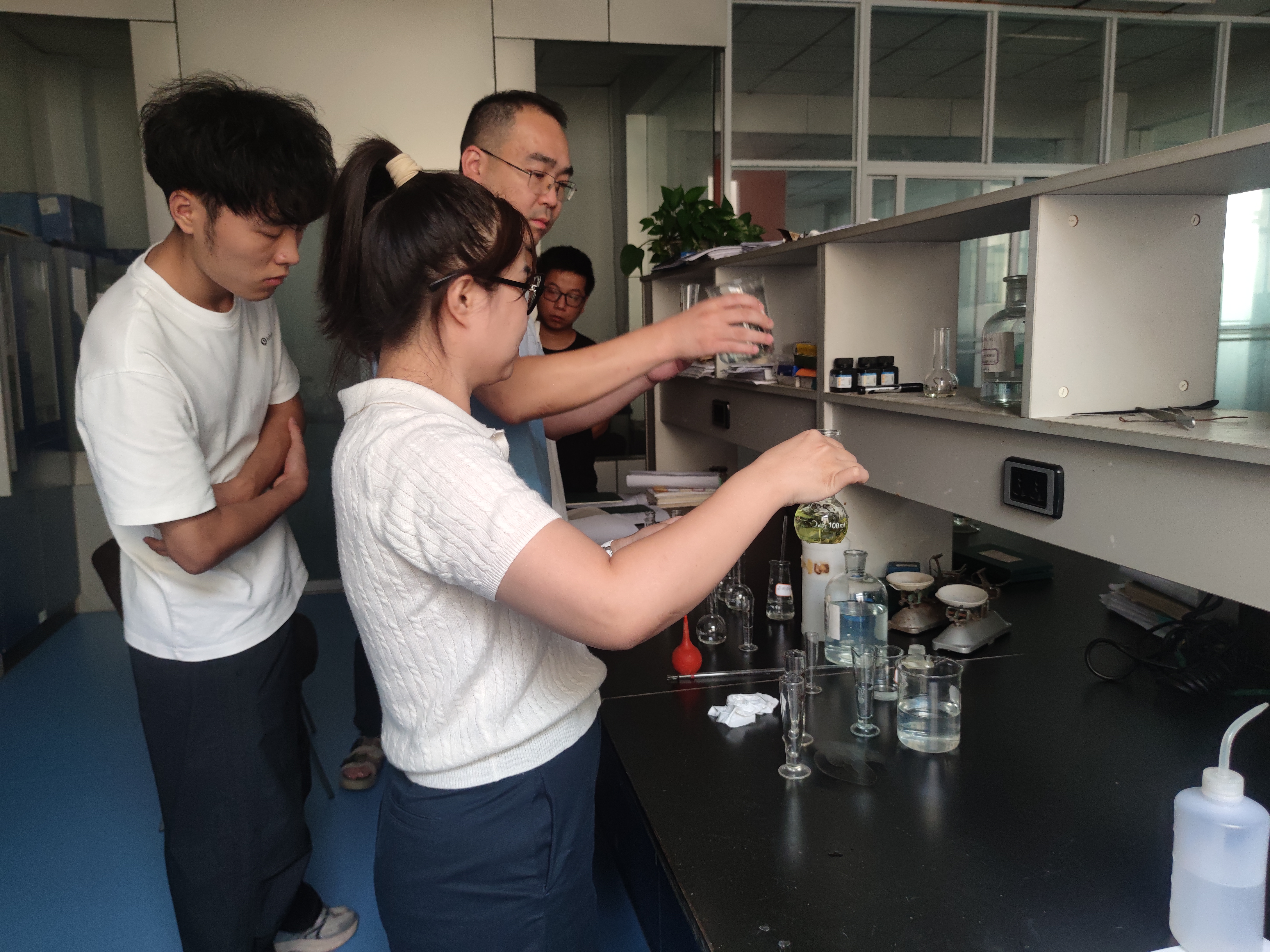 金義博儀器|無錫市機械工程學會化學檢驗培訓的學員們順利通過考試！